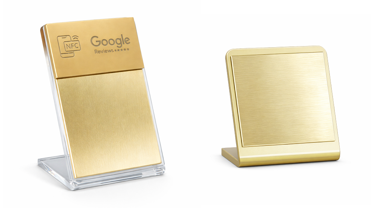 Mosazný stojánek – NFC/QR